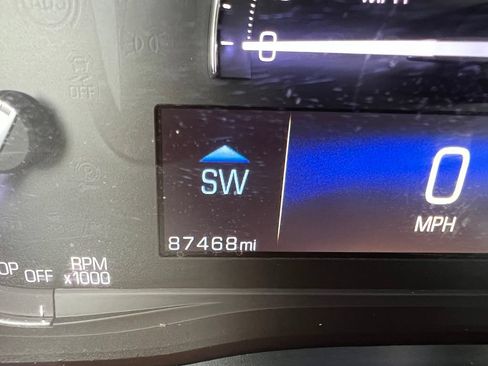 Used 2017 Cadillac XT5 Luxury w/ Driver Awareness Package FWD image 38