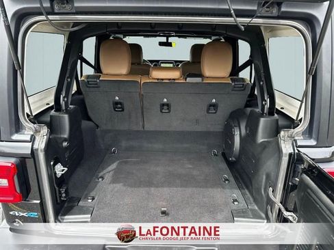 Used 2023 Jeep Wrangler Unlimited Sahara w/ Cold Weather Group AWD/4WD image 27