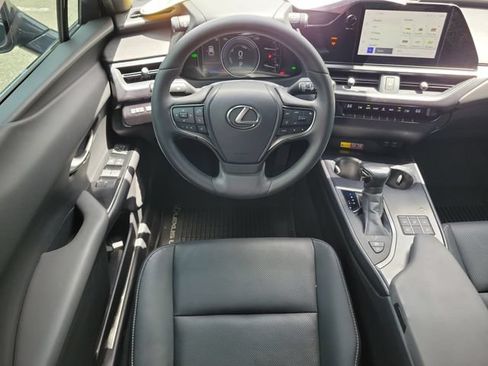 Used 2024 Lexus UX 250h FWD w/ Premium Package image 9