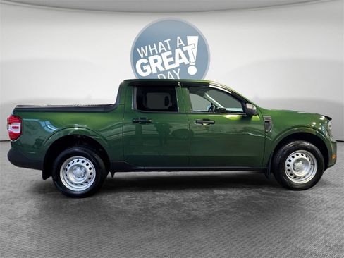 Used 2025 Ford Maverick XL image 2