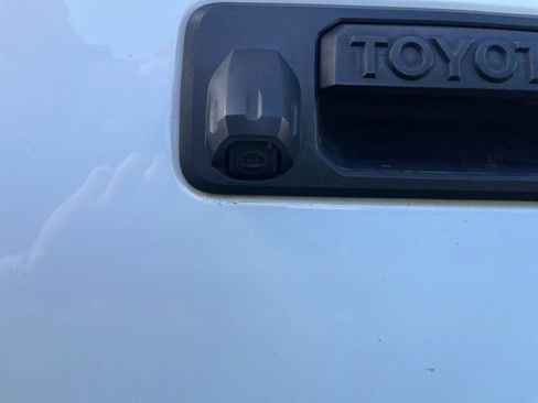 Used 2020 Toyota Tundra SR5 AWD/4WD image 33