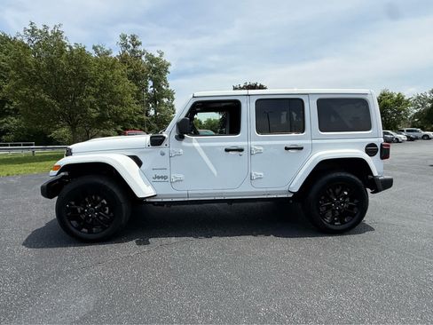 Used 2024 Jeep Wrangler Unlimited Sahara AWD/4WD image 4