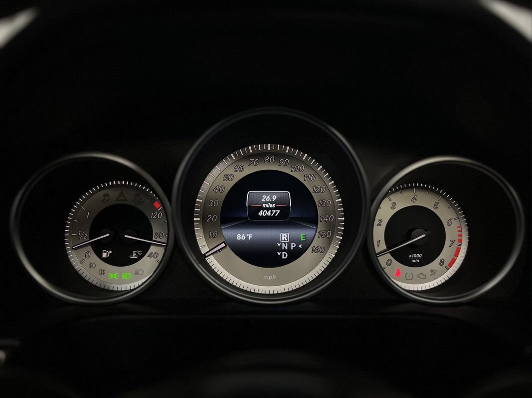 Used 2016 Mercedes-Benz E 400 4MATIC Sedan image 26