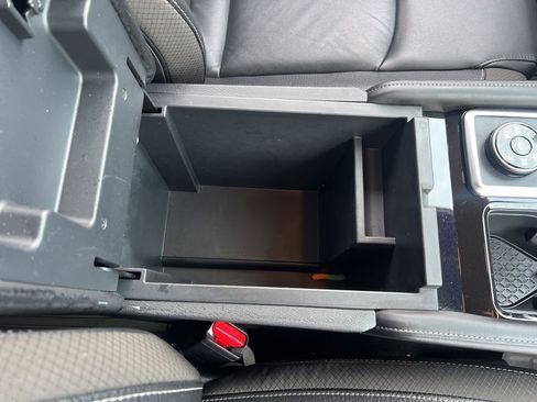 Used 2024 Nissan Pathfinder SL image 24