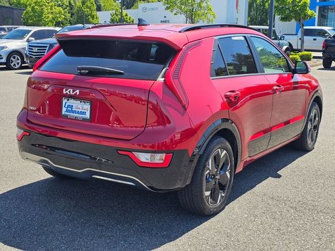 Certified 2024 Kia Niro Wind FWD image 5
