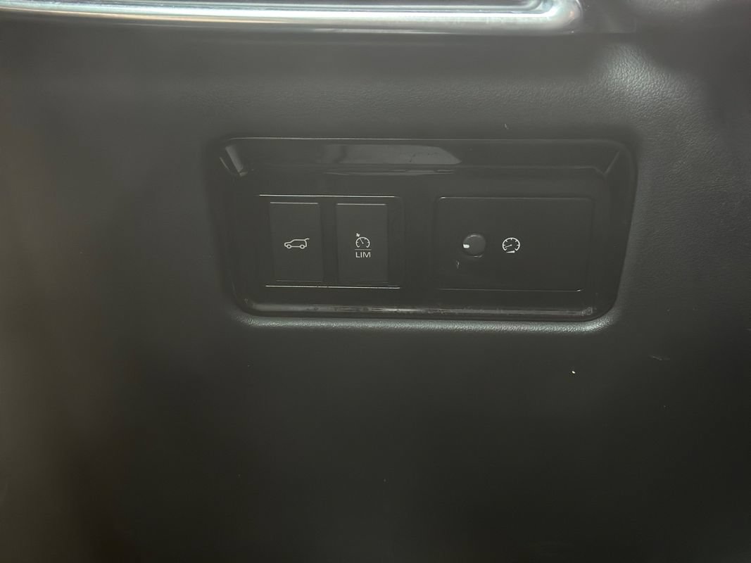 Used 2020 Jaguar F-PACE Premium AWD/4WD image 29