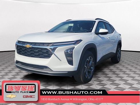 New 2026 Chevrolet Trax LT image 2