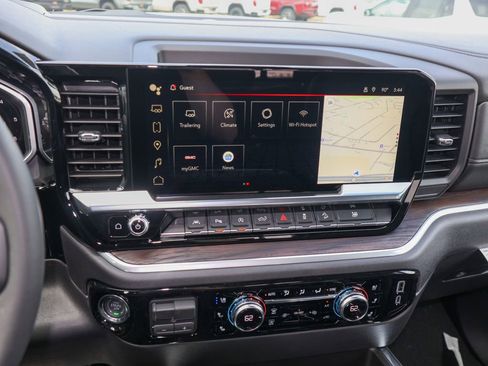 New 2026 GMC Sierra 1500 SLT image 15