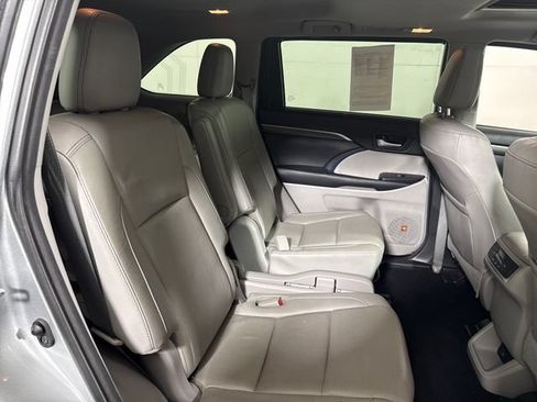 Used 2017 Toyota Highlander Limited AWD/4WD image 14