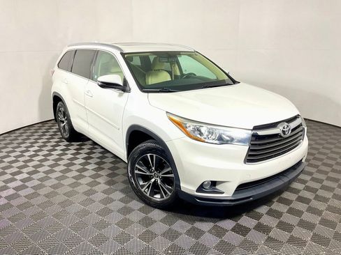 Used 2016 Toyota Highlander XLE w/ Protection Package #3 AWD/4WD image 6