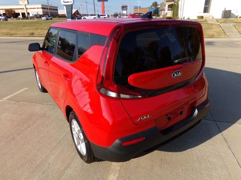 Used 2021 Kia Soul S image 25