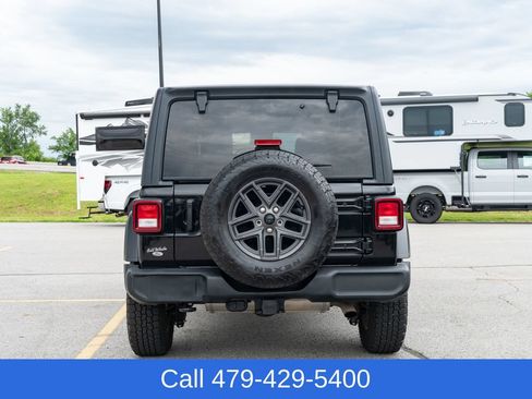 Used 2024 Jeep Wrangler Unlimited Sport AWD/4WD image 5