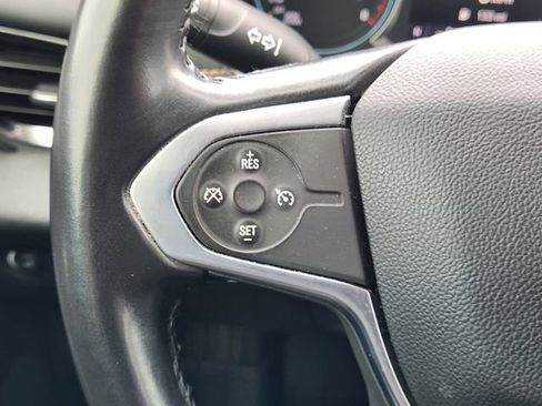 Used 2021 Chevrolet Traverse LT image 28