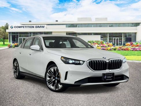 Used 2026 BMW 530i xDrive w/ Premium Package AWD/4WD image 1