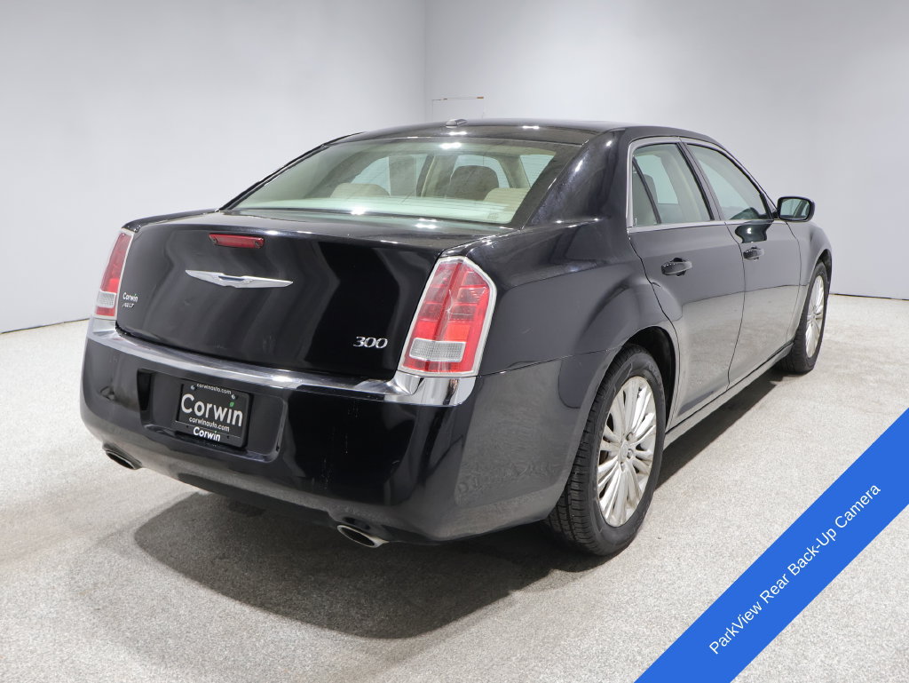 Used 2013 Chrysler 300 AWD w/ Driver Convenience Group image 7