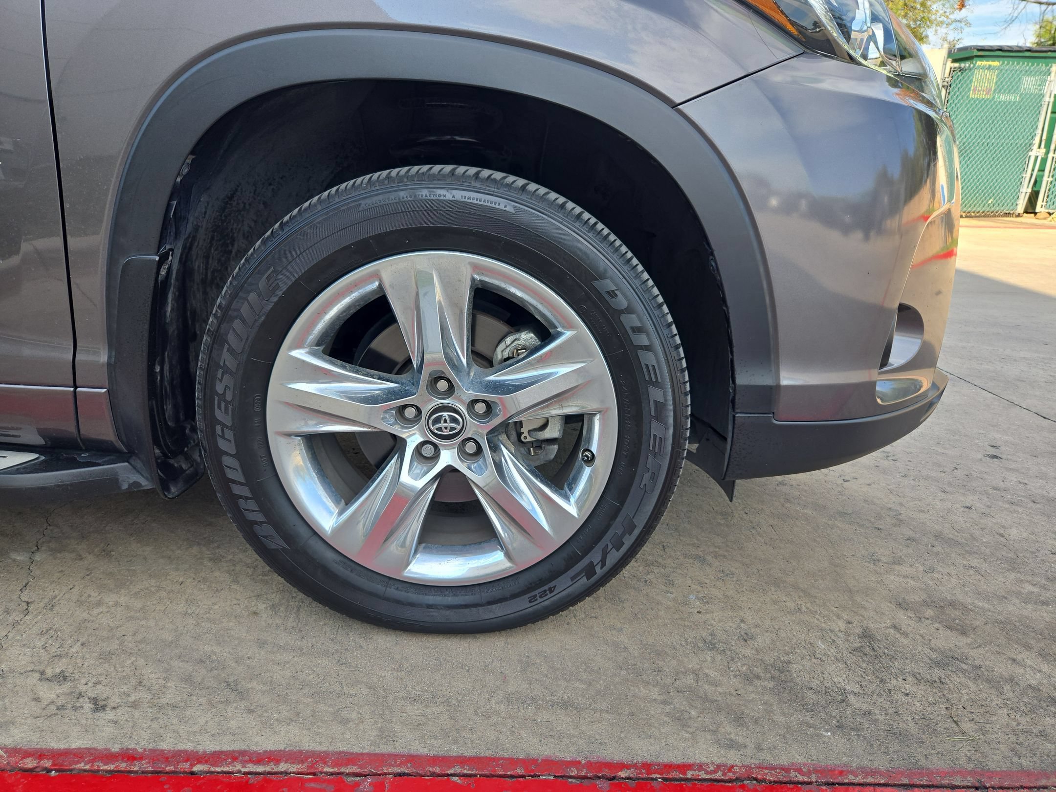 Used 2018 Toyota Highlander Limited FWD image 30