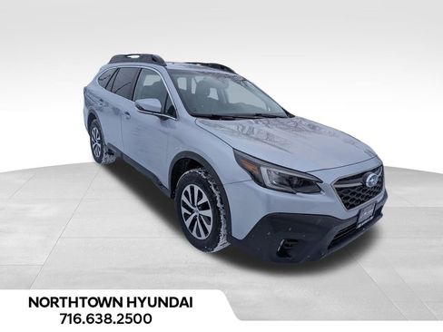 Used 2020 Subaru Outback Premium image 10