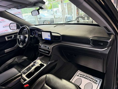Used 2023 Ford Explorer XLT w/ Equipment Group 202A AWD/4WD image 60