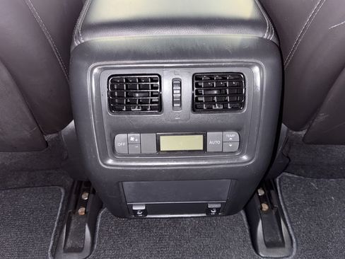 Used 2014 Nissan Pathfinder SL AWD/4WD image 28