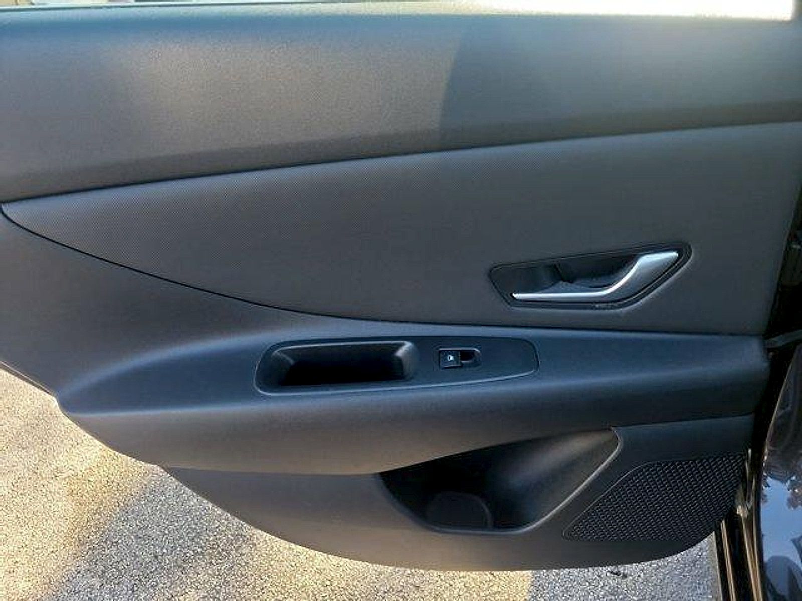 Used 2022 Hyundai Elantra SEL w/ Convenience Package FWD image 17