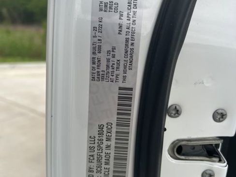 Used 2023 RAM 2500 Laramie AWD/4WD image 11