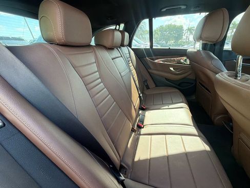 Used 2018 Mercedes-Benz E 400 4MATIC Wagon w/ Premium 2 Package (Q02) image 4