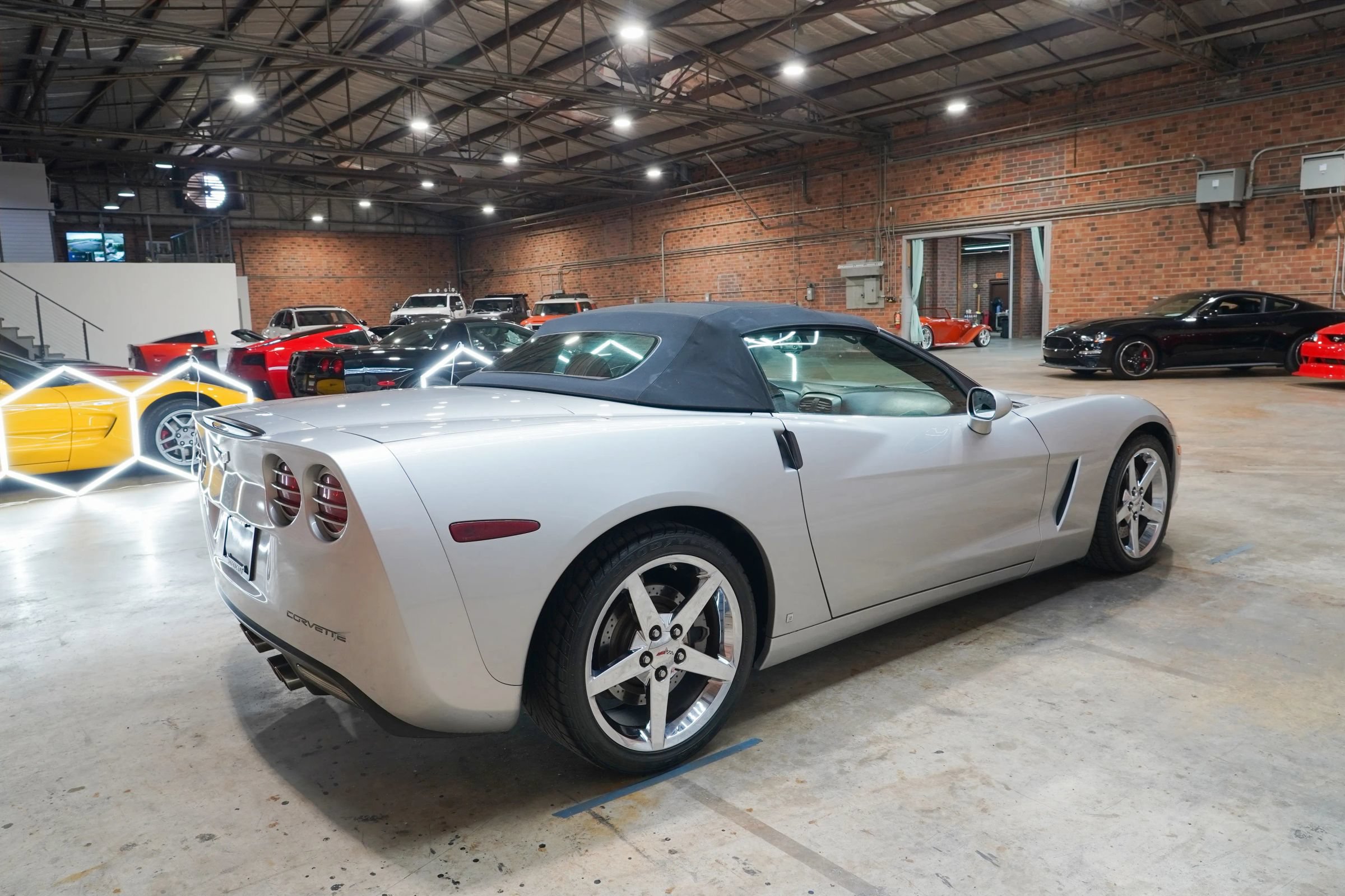 Used 2006 Chevrolet Corvette Coupe w/ Preferred Equipment Group RWD image 15