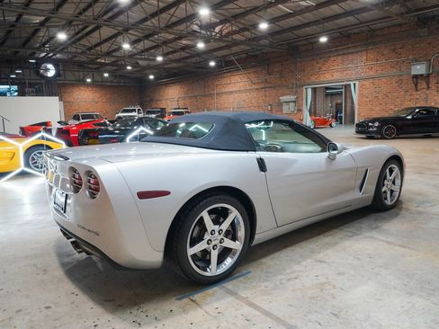 Used 2006 Chevrolet Corvette Coupe w/ Preferred Equipment Group RWD image 15