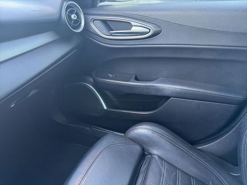 Used 2019 Alfa Romeo Giulia Ti Sport w/ Quick Order Package 22U Sport image 5