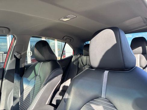 Used 2020 Toyota Camry SE image 14