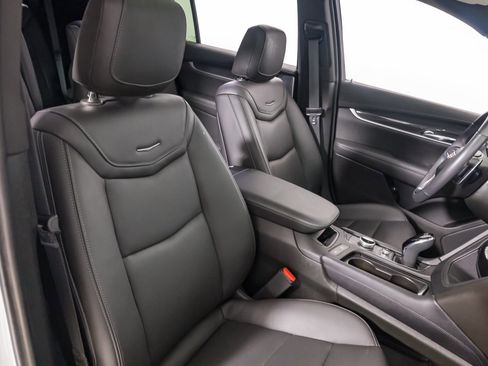 Used 2024 Cadillac XT6 Sport w/ Technology Package image 27