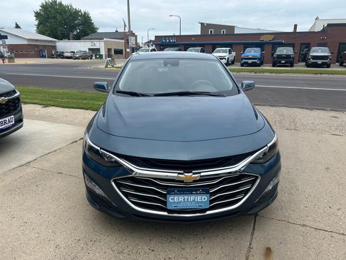 Used 2024 Chevrolet Malibu LT FWD image 3