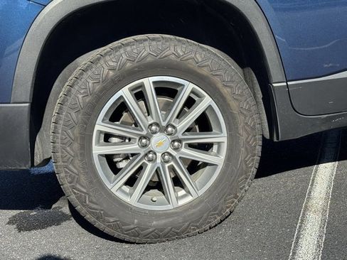 Used 2023 Chevrolet Traverse LT image 29