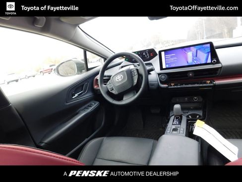 Used 2024 Toyota Prius Prime image 7