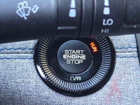 Used 2023 Jeep Compass Latitude w/ Convenience Group image 19