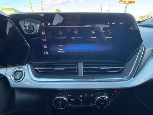 Certified 2025 Chevrolet Trax LT w/ LT Convenience Package image 13