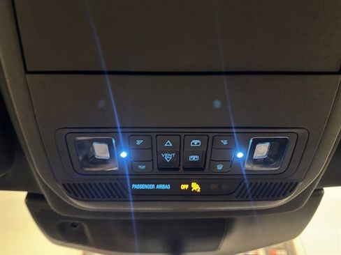 Used 2020 Ford Explorer Platinum w/ Premium Technology Package image 32