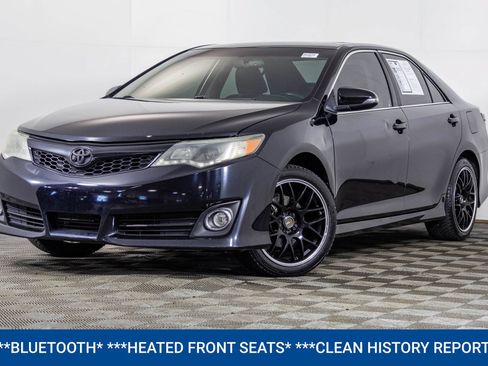 Used 2012 Toyota Camry SE w/ Leather Pkg FWD image 2