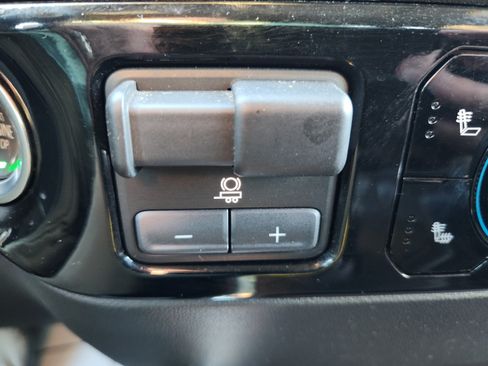 Used 2025 Chevrolet Silverado 1500 RST AWD/4WD image 45