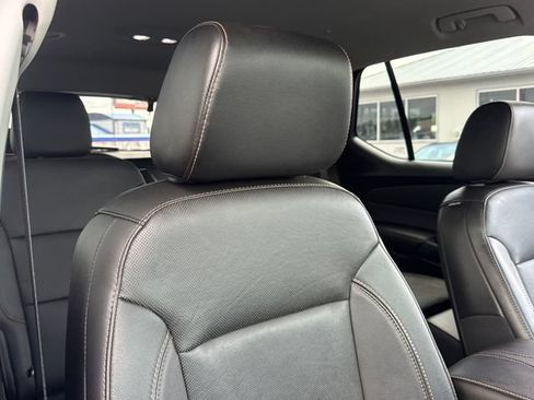 Used 2020 Chevrolet Traverse Premier w/ LPO, Blackout Package AWD/4WD image 29