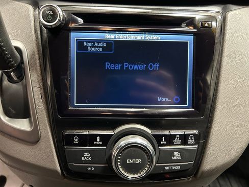 Used 2016 Honda Odyssey Touring Elite image 17