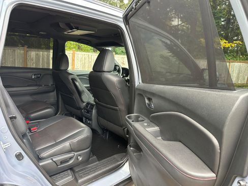 Used 2022 Honda Pilot Black Edition image 13
