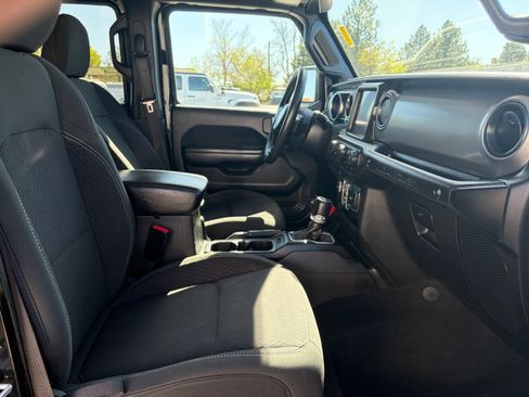 Used 2021 Jeep Wrangler Unlimited Sport AWD/4WD image 19