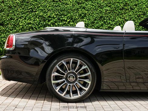 Used 2019 Rolls-Royce Dawn RWD image 8