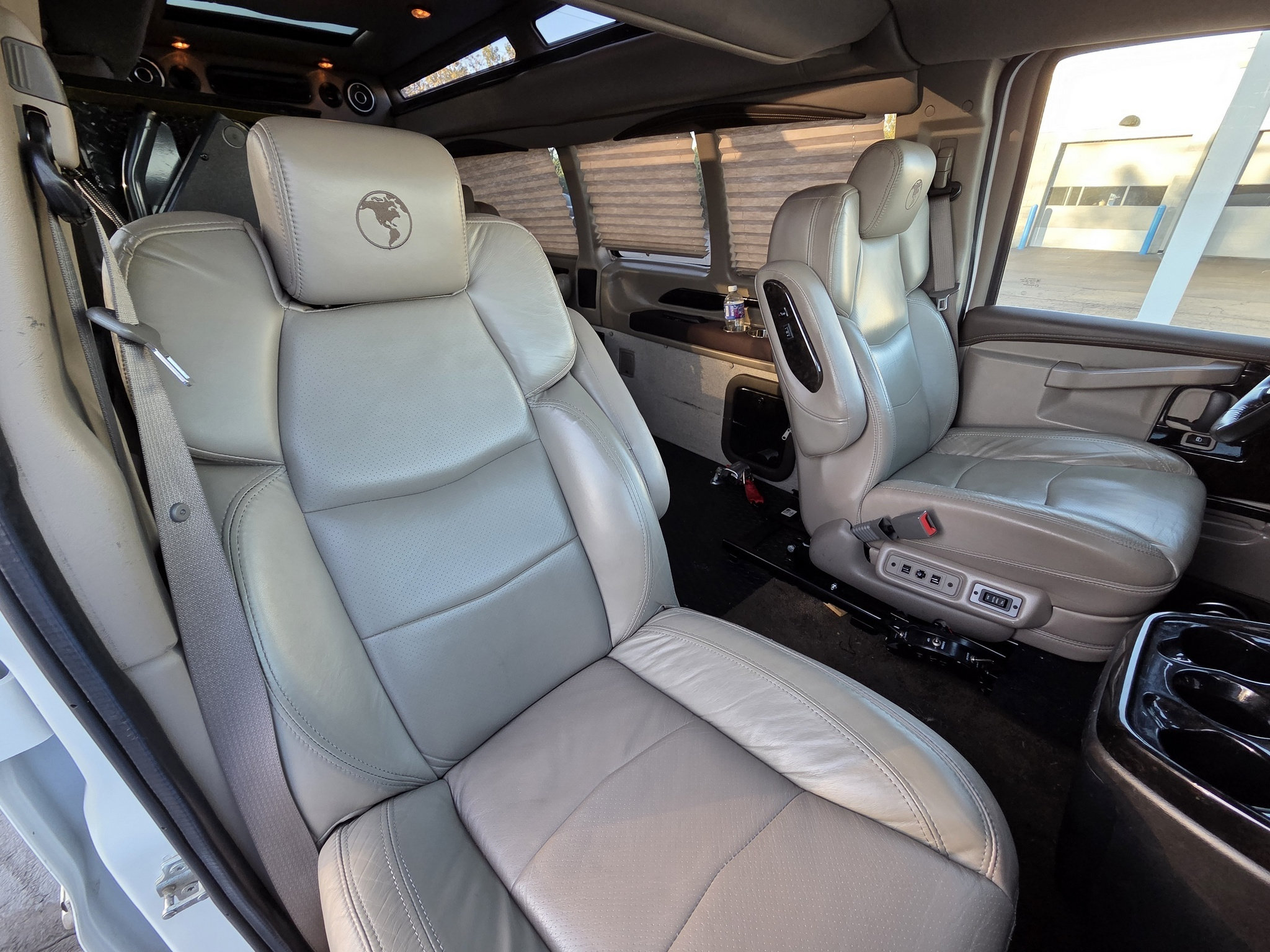 Used 2020 Chevrolet Express 2500 Extended w/ Enhanced Convenience Package RWD image 15