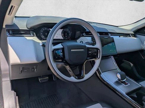 New 2025 Land Rover Range Rover Velar Dynamic SE image 3