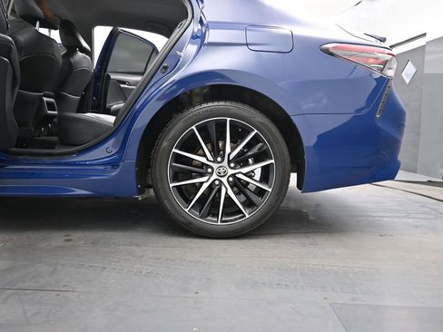 Used 2023 Toyota Camry SE w/ Cold Weather Package image 19