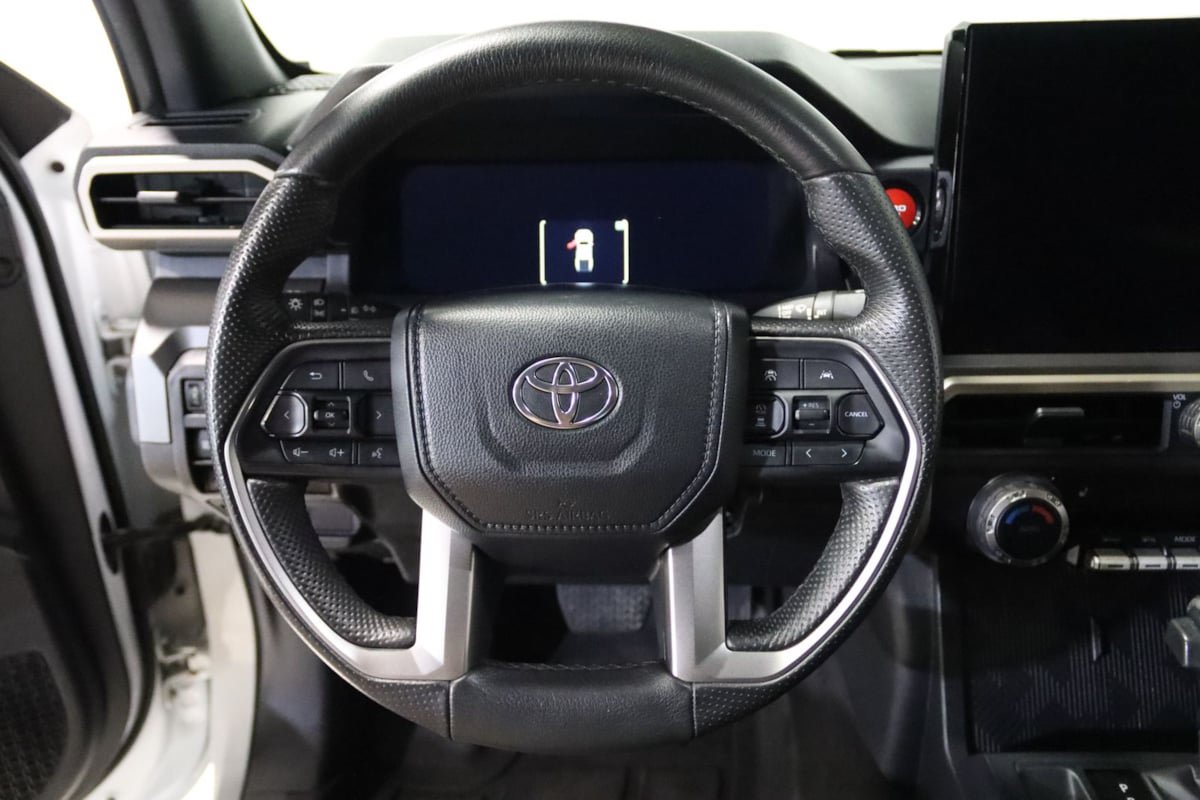 Used 2024 Toyota Tacoma TRD Off-Road AWD/4WD image 38
