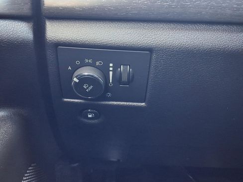 Used 2018 Jeep Grand Cherokee Altitude image 20