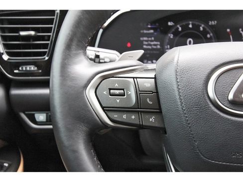 Used 2024 Lexus NX 250 FWD w/ Towing Package (2000 Lbs) image 18